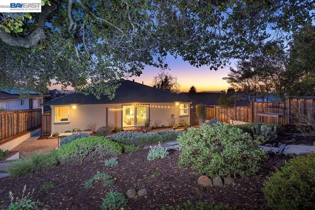 3175 3175 Revere Ave, Oakland, CA 94605