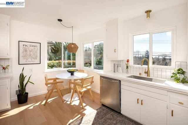 3175 3175 Revere Ave, Oakland, CA 94605