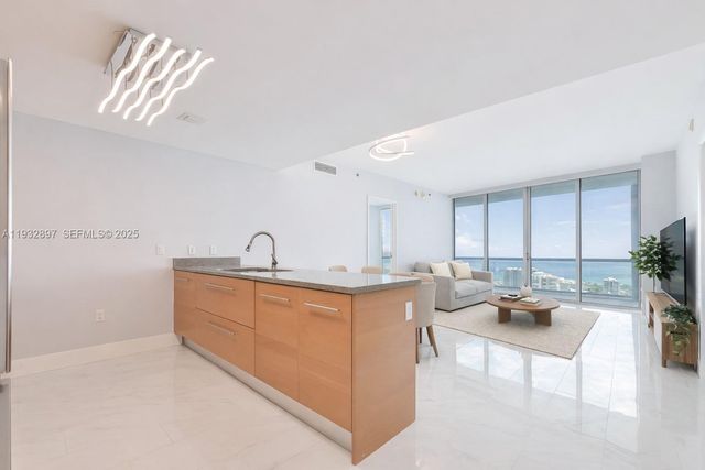 475 Brickell Ave 3407, Miami, FL 33131