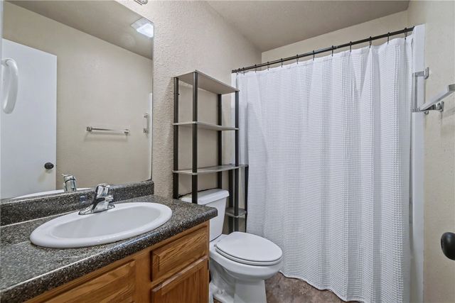 340 W Circle Drive, Fayetteville, AR 72701