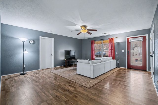 340 W Circle Drive, Fayetteville, AR 72701