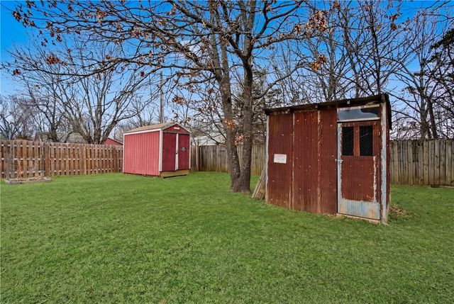 340 W Circle Drive, Fayetteville, AR 72701