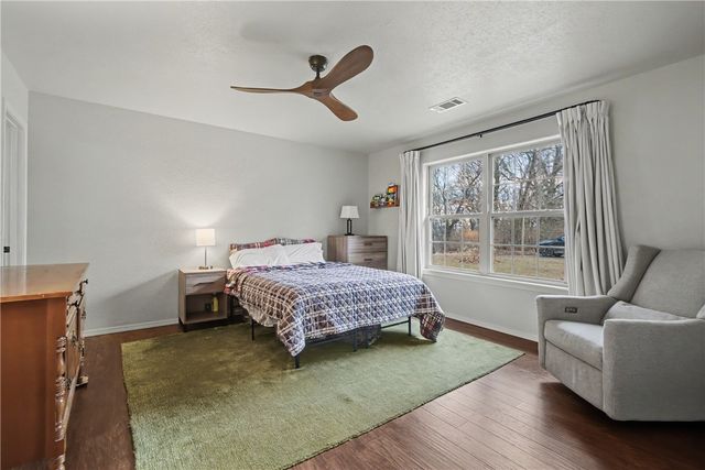 340 W Circle Drive, Fayetteville, AR 72701