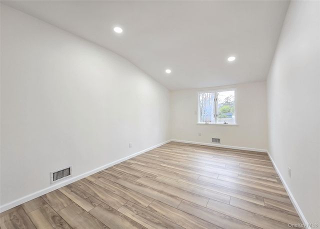 21 Possum Lane, East Setauket, NY 11733