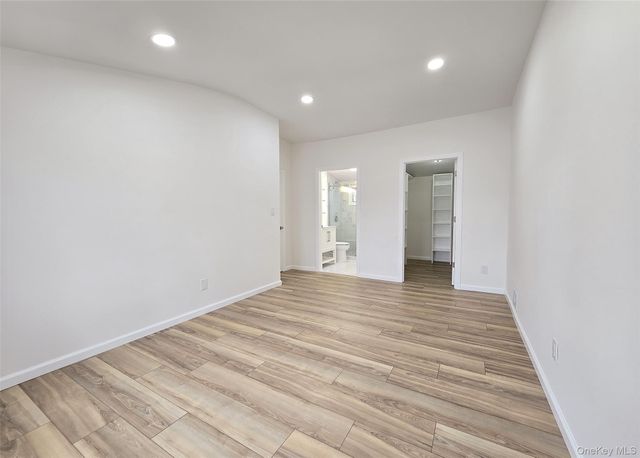 21 Possum Lane, East Setauket, NY 11733