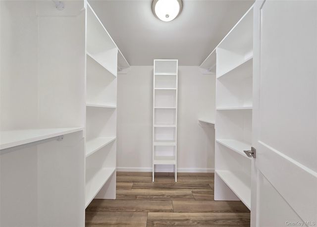 21 Possum Lane, East Setauket, NY 11733