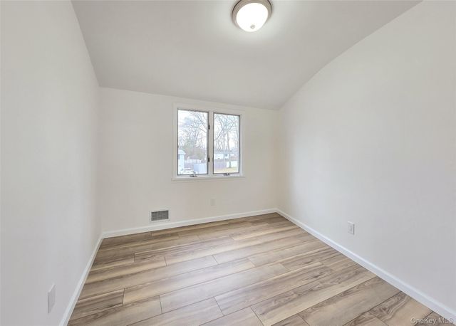 21 Possum Lane, East Setauket, NY 11733