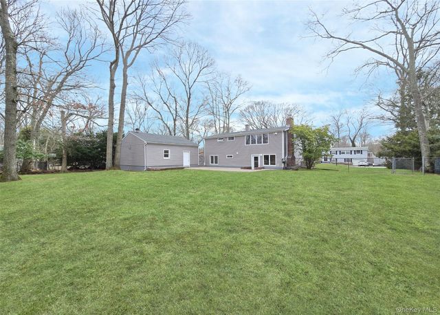 21 Possum Lane, East Setauket, NY 11733