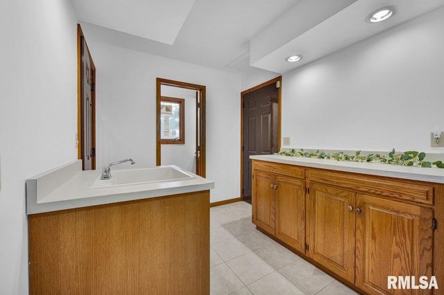 1220 S MAIN Street, Morton, IL 61550