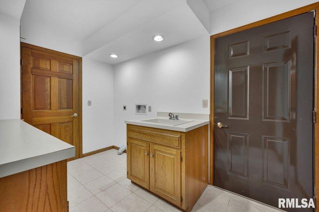 1220 S MAIN Street, Morton, IL 61550