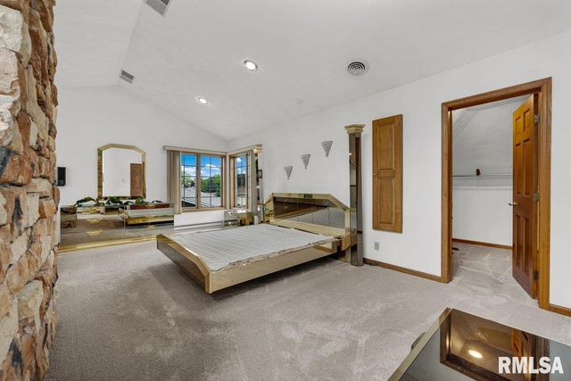 1220 S MAIN Street, Morton, IL 61550