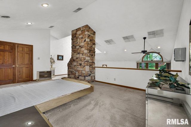 1220 S MAIN Street, Morton, IL 61550