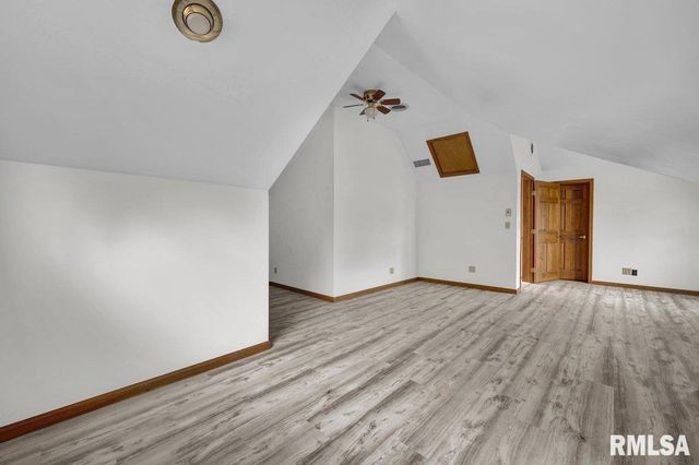 1220 S MAIN Street, Morton, IL 61550