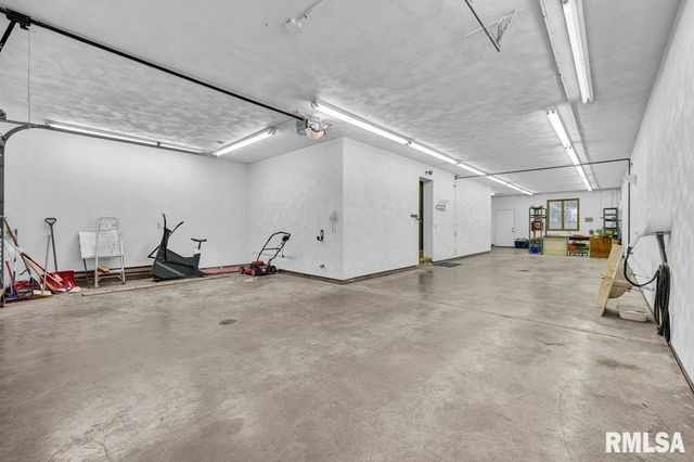 1220 S MAIN Street, Morton, IL 61550