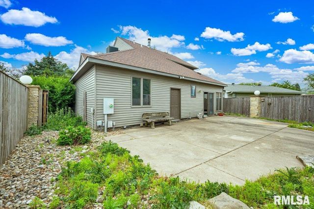 1220 S MAIN Street, Morton, IL 61550