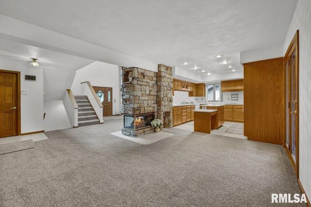 1220 S MAIN Street, Morton, IL 61550