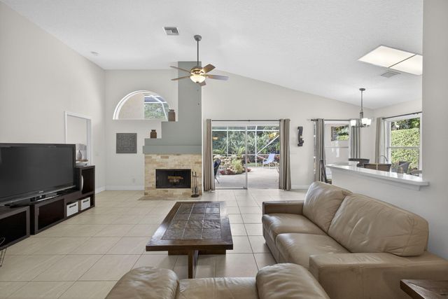 205 Bent Tree Drive, Palm Beach Gardens, FL 33418