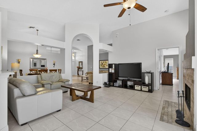 205 Bent Tree Drive, Palm Beach Gardens, FL 33418