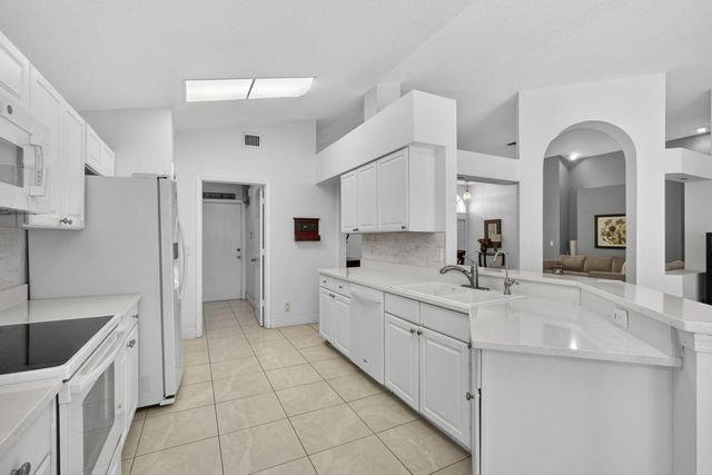 205 Bent Tree Drive, Palm Beach Gardens, FL 33418