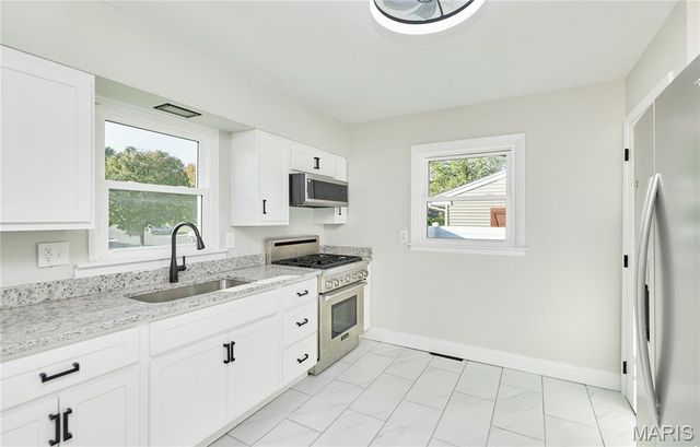 225 N Duchesne Drive, St Charles, MO 63301