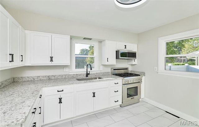225 N Duchesne Drive, St Charles, MO 63301