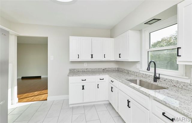 225 N Duchesne Drive, St Charles, MO 63301