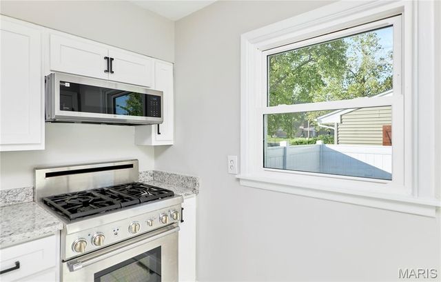 225 N Duchesne Drive, St Charles, MO 63301