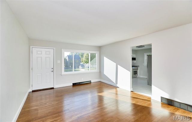 225 N Duchesne Drive, St Charles, MO 63301