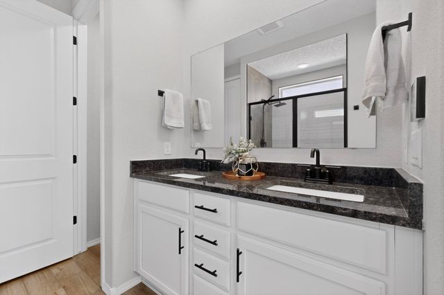 1200 Vallecito Loop NW, Los Lunas, NM 87031