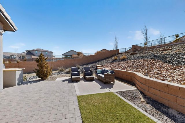 1200 Vallecito Loop NW, Los Lunas, NM 87031