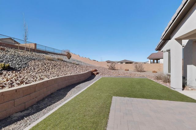 1200 Vallecito Loop NW, Los Lunas, NM 87031