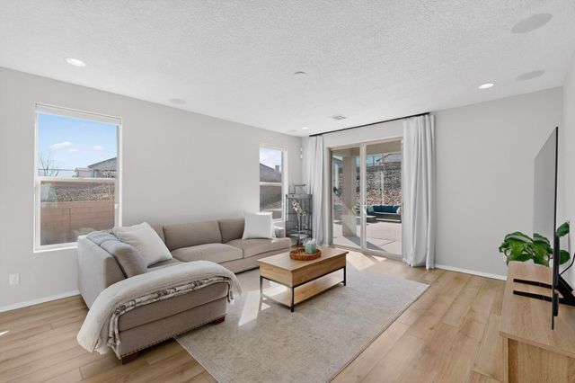 1200 Vallecito Loop NW, Los Lunas, NM 87031