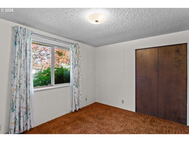 475 PINEDALE Ave, Springfield, OR 97477