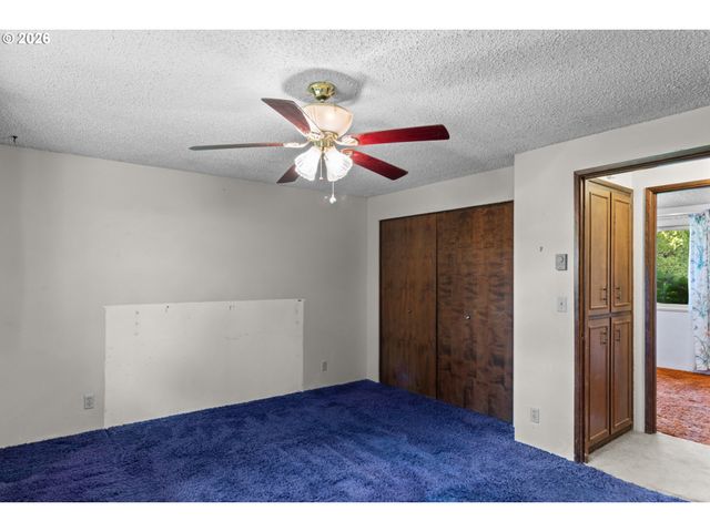 475 PINEDALE Ave, Springfield, OR 97477