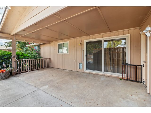 475 PINEDALE Ave, Springfield, OR 97477