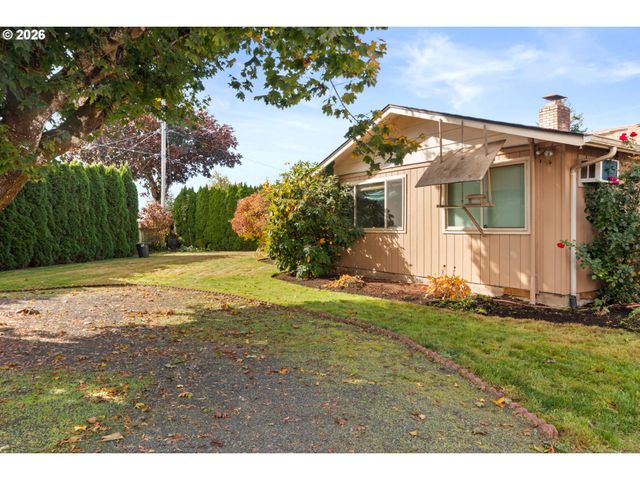 475 PINEDALE Ave, Springfield, OR 97477