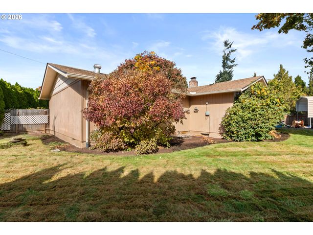 475 PINEDALE Ave, Springfield, OR 97477