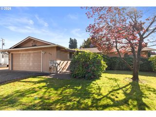 475 PINEDALE Ave, Springfield, OR 97477