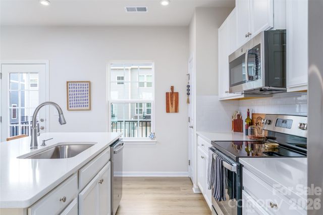 2102 Trout Lily Lane, Matthews, NC 28104