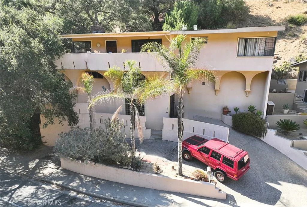 2567 E Chevy Chase, Glendale, CA 91206