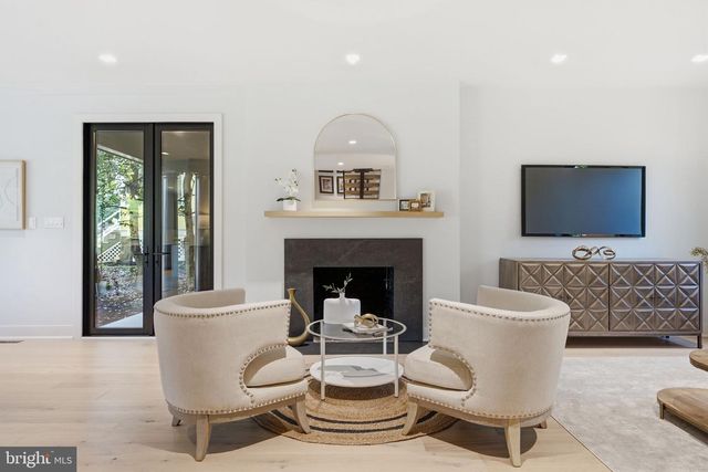 3811 FULTON ST NW, Washington, DC 20007