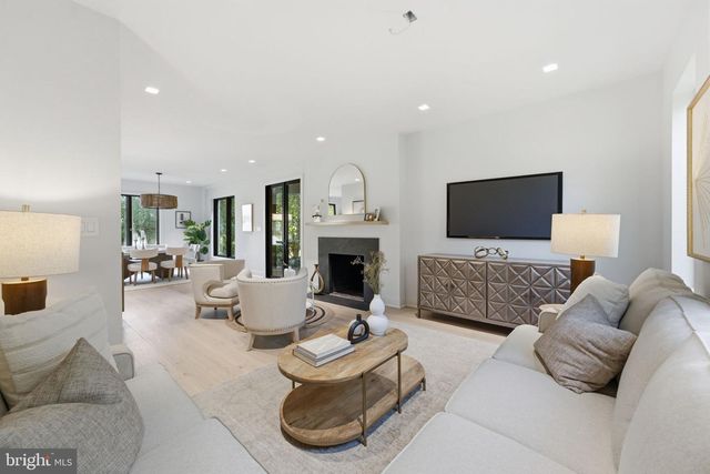 3811 FULTON ST NW, Washington, DC 20007