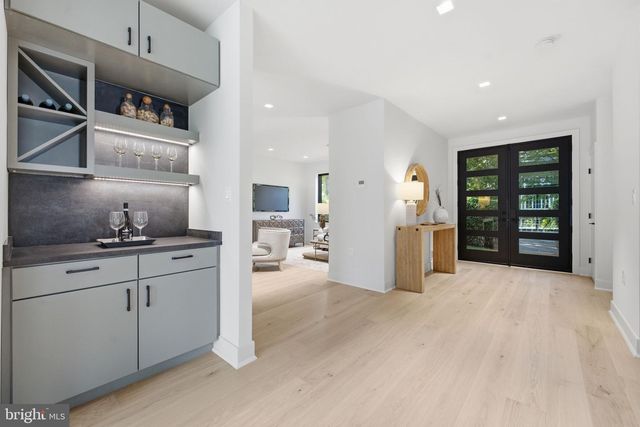 3811 FULTON ST NW, Washington, DC 20007