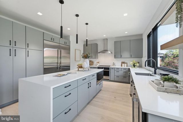 3811 FULTON ST NW, Washington, DC 20007