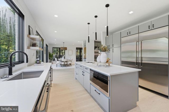 3811 FULTON ST NW, Washington, DC 20007