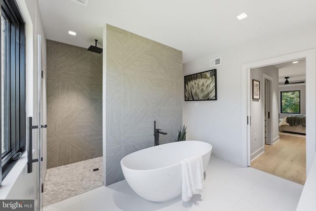 3811 FULTON ST NW, Washington, DC 20007