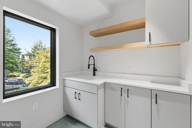 3811 FULTON ST NW, Washington, DC 20007