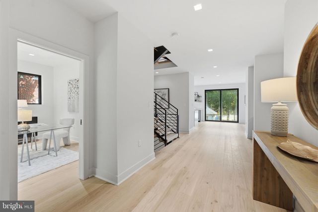 3811 FULTON ST NW, Washington, DC 20007