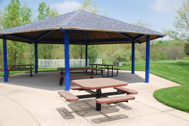 4314 St Annes Avenue 13, Kentwood, MI 49512