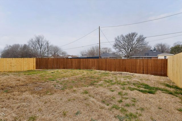 10121 Budtime Lane, Dallas, TX 75217